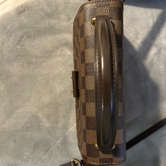 LV crossbody - Picture 2 of 12